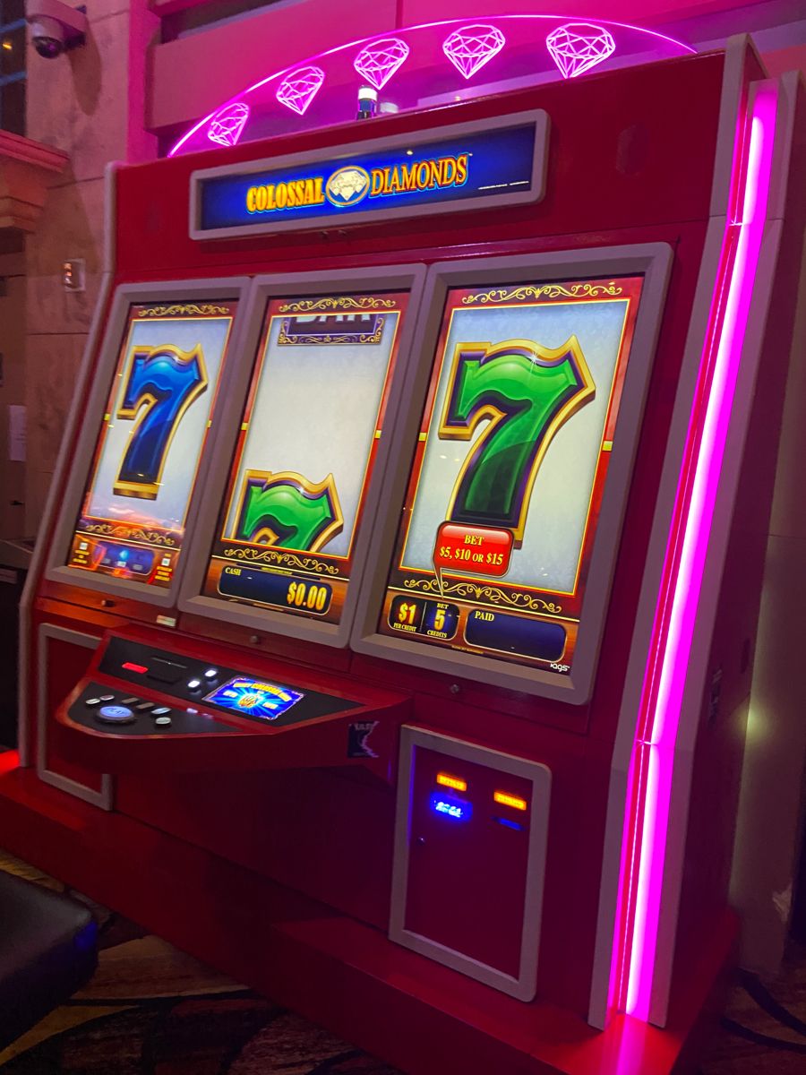 lucky 100 game کیسینو میں سلاٹ کھیلنا شروع کریں۔